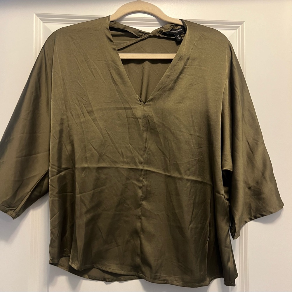 Banana Republic Blouse Olive Green 3.4 sleeve NWOT size xs